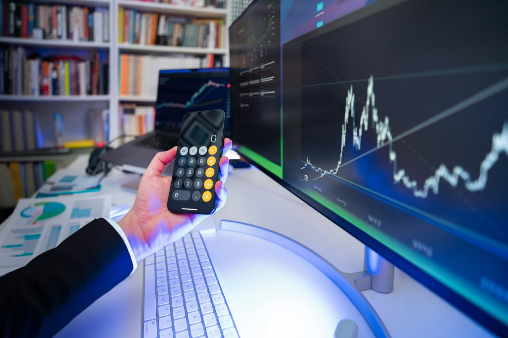 Image: Unsplash. Data Strategy in Financial Services: From Compliance to Reliable Decision-Making